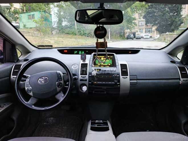 Toyota Prius-13