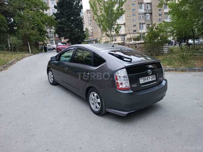 Toyota Prius-3