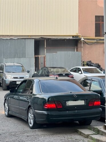 Mercedes E 290 1997, 302,300 km - 2.9 l - Bakı