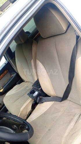 Opel Vectra 1989, 145,000 km - 2.5 l - Zaqatala