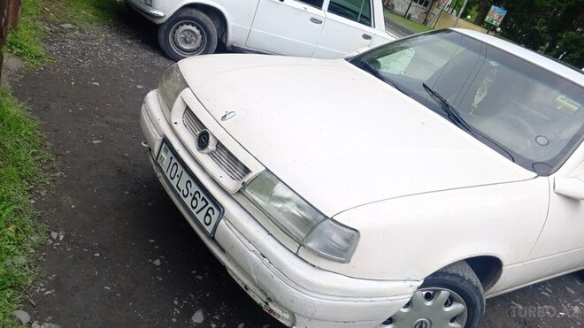 Opel Vectra 1989, 145,000 km - 2.5 l - Zaqatala