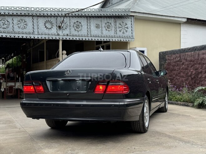 Mercedes E 220 d 2001, 380,000 km - 2.2 l - Saatlı