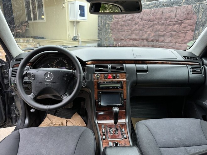 Mercedes E 220 d 2001, 380,000 km - 2.2 l - Saatlı