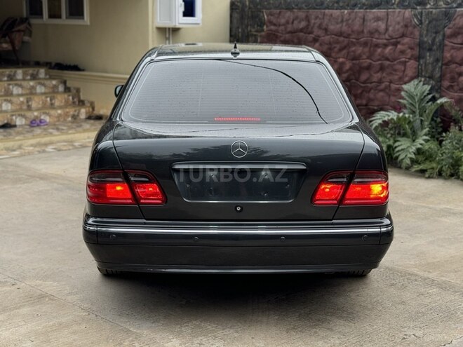 Mercedes E 220 d 2001, 380,000 km - 2.2 l - Saatlı