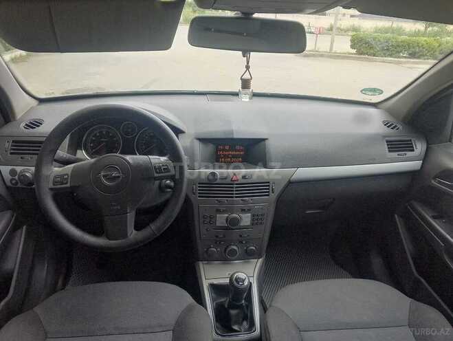Opel Astra 2006, 214,879 km - 1.4 l - Salyan