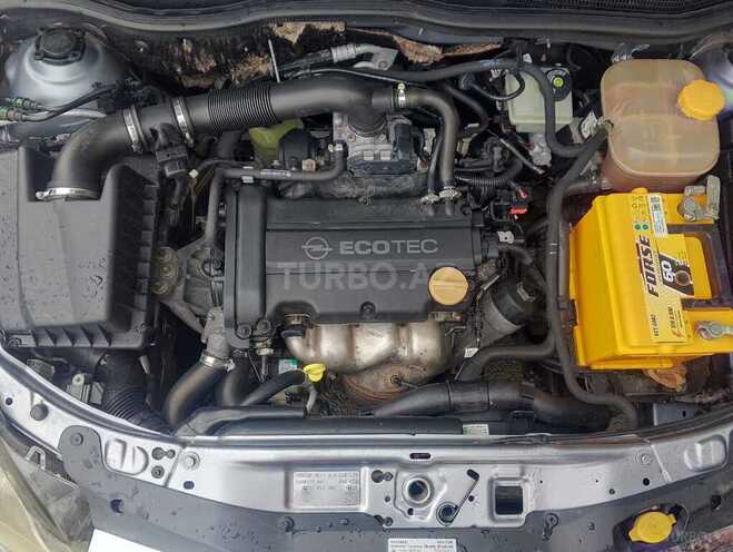 Opel Astra 2006, 214,879 km - 1.4 l - Salyan