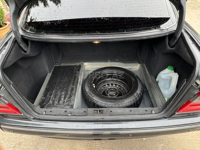 Mercedes E 220 d 2001, 380,000 km - 2.2 l - Saatlı