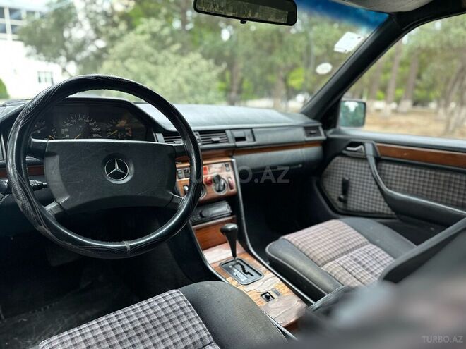 Mercedes E 200 1993, 347,000 km - 2.0 l - Sumqayıt