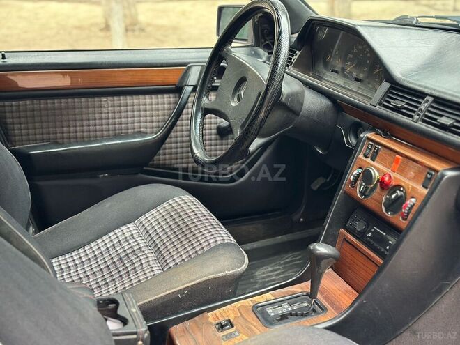 Mercedes E 200 1993, 347,000 km - 2.0 l - Sumqayıt
