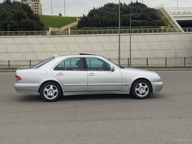 Mercedes E 320 2001, 240,000 km - 3.2 l - Bakı