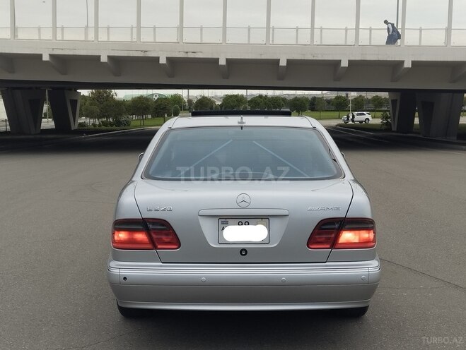 Mercedes E 320 2001, 240,000 km - 3.2 l - Bakı