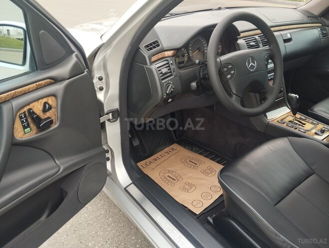 Mercedes E 320 2001, 240,000 km - 3.2 l - Bakı