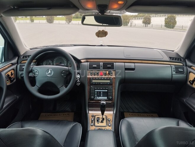 Mercedes E 320 2001, 240,000 km - 3.2 l - Bakı