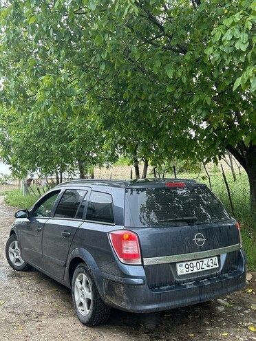 Opel Astra 2006, 127,000 km - 1.4 л - Bakı