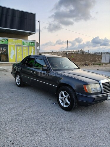 Mercedes E 250 1993, 500,000 km - 2.5 л - Bakı