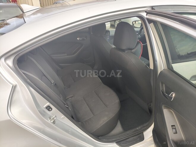 Kia Cerato-5