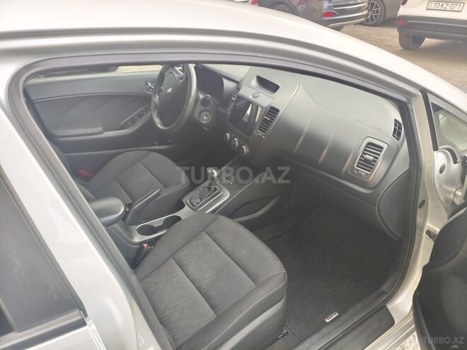 Kia Cerato-7
