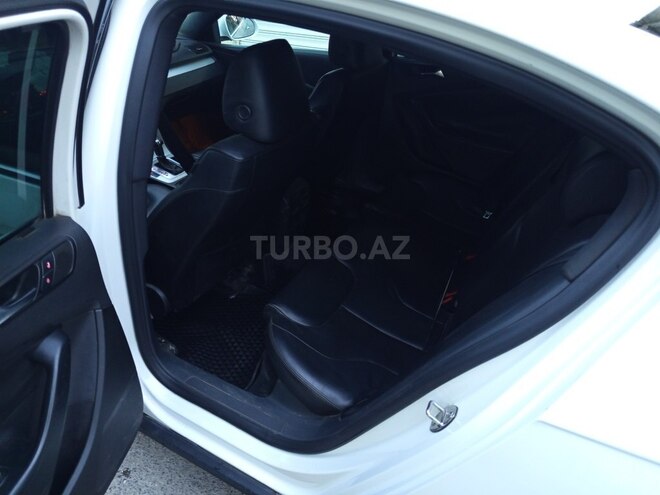 Volkswagen Passat 2010, 228,000 km - 2.0 l - Bakı