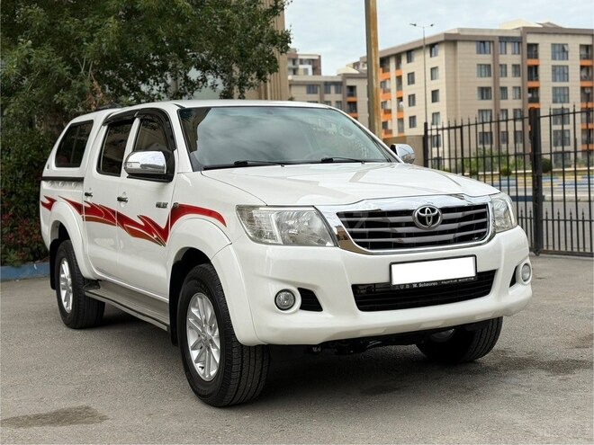 Toyota Hilux 2013, 185,600 km - 2.5 l - Bakı
