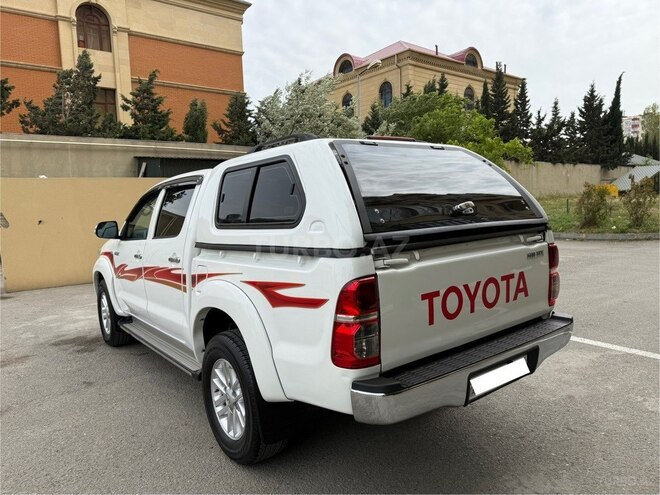 Toyota Hilux 2013, 185,600 km - 2.5 l - Bakı
