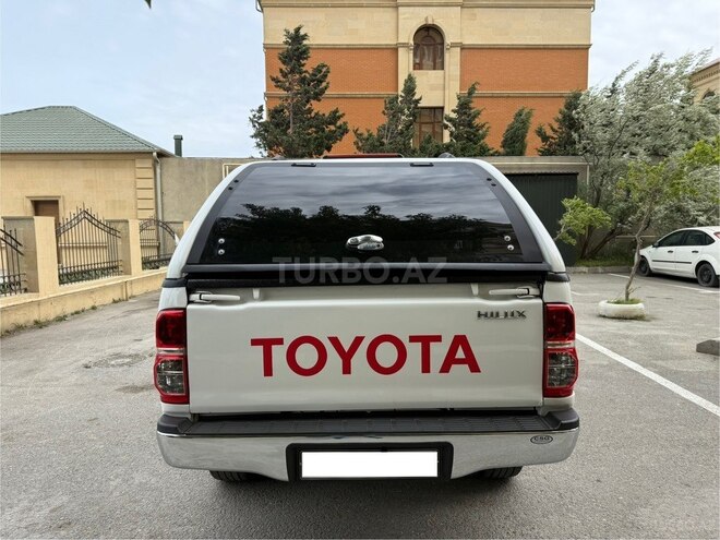 Toyota Hilux 2013, 185,600 km - 2.5 l - Bakı
