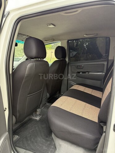 Toyota Hilux 2013, 185,600 km - 2.5 l - Bakı