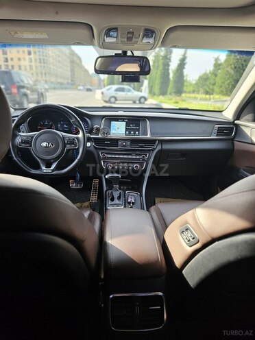 Kia K5-4