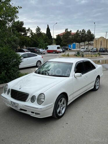 Mercedes E 240 2001, 253,000 km - 2.6 л - Bakı