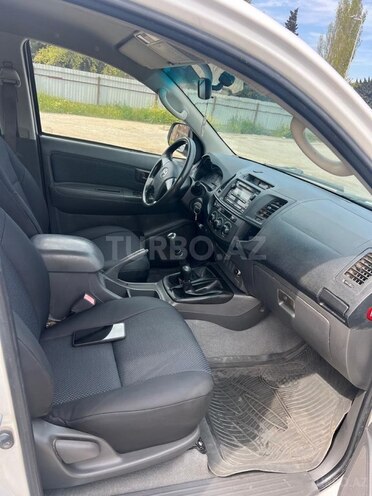 Toyota Hilux 2011, 274,000 km - 2.7 l - Bakı