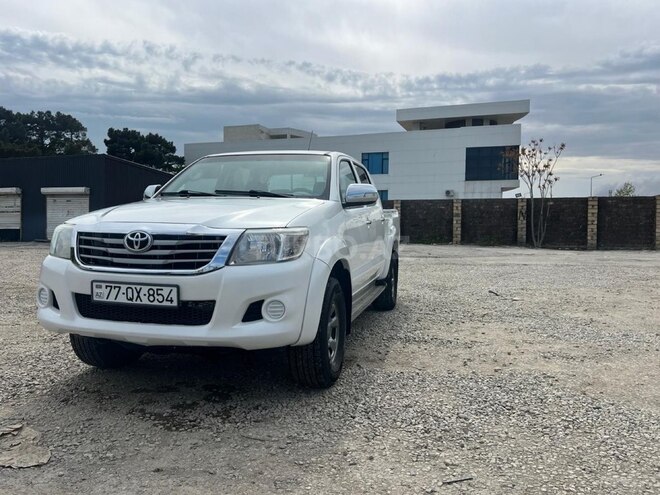 Toyota Hilux 2011, 274,000 km - 2.7 l - Bakı