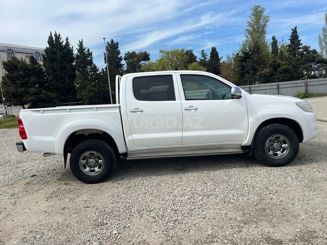 Toyota Hilux 2011, 274,000 km - 2.7 l - Bakı