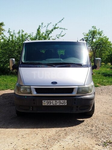 Ford Transit-9