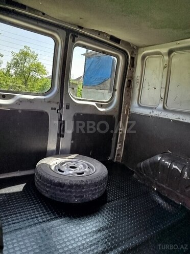 Ford Transit-13