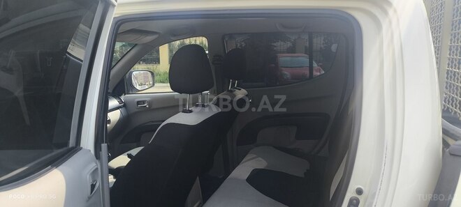 Mitsubishi L200 2015, 234,000 km - 2.5 l - Bakı