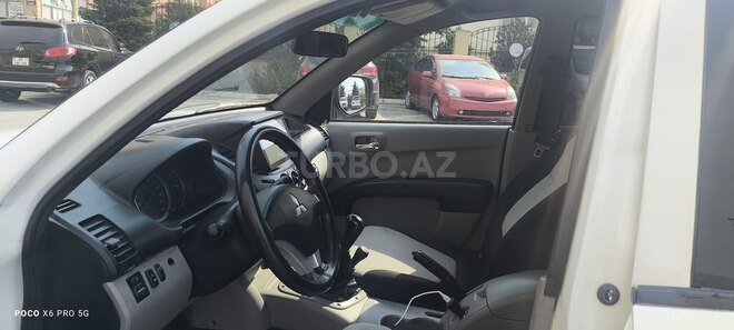Mitsubishi L200 2015, 234,000 km - 2.5 l - Bakı