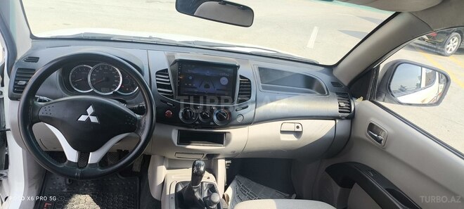 Mitsubishi L200 2015, 234,000 km - 2.5 l - Bakı