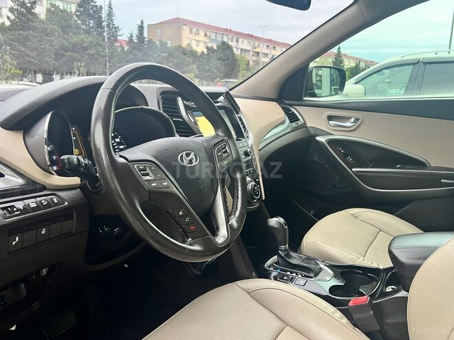Hyundai Santa Fe-13