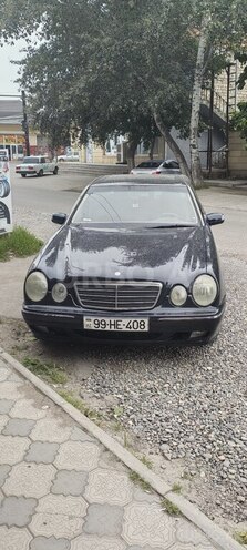 Mercedes E 320 2001, 650,000 km - 3.2 л - İmişli