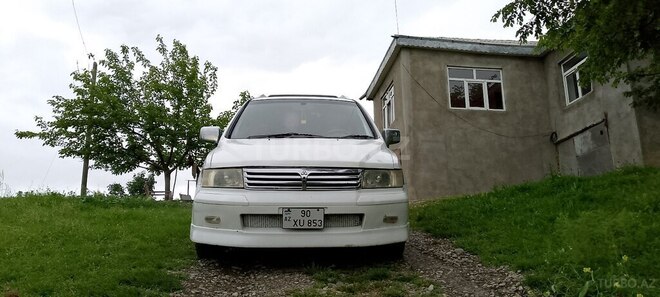 Mitsubishi Chariot 2000, 347,556 km - 2.4 l - Quba