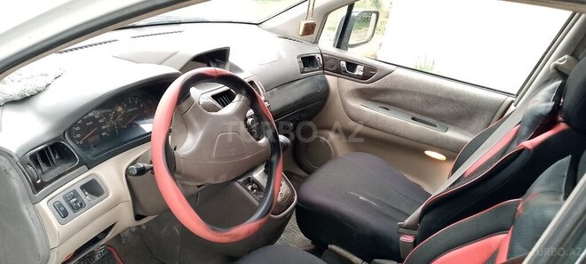 Mitsubishi Chariot 2000, 347,556 km - 2.4 l - Quba