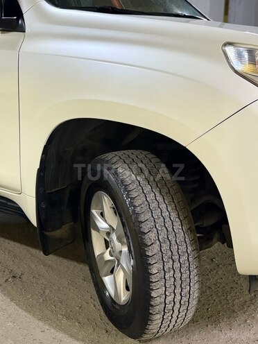 Toyota Land Cruiser Prado 2013, 220,000 km - 2.7 л - Bakı
