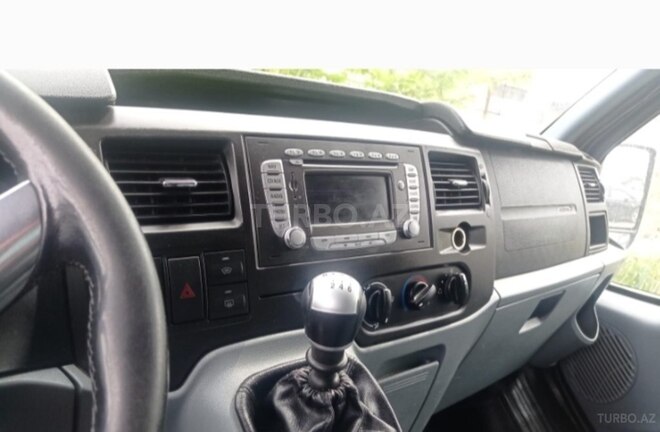 Ford Transit-8