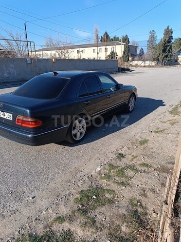 Mercedes E 220 d 1999, 522,000 km - 2.2 л - Sumqayıt