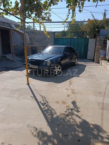 Mercedes E 220 d 1999, 522,000 km - 2.2 л - Sumqayıt