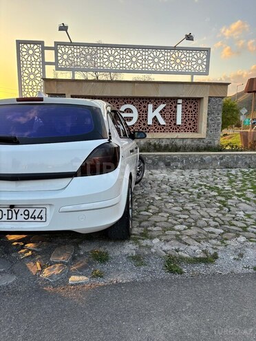 Opel Astra 2009, 300,000 km - 1.4 l - Şəki