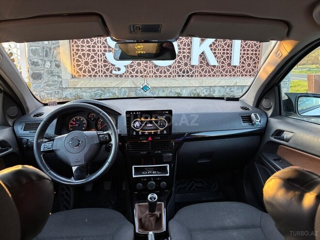 Opel Astra 2009, 300,000 km - 1.4 l - Şəki