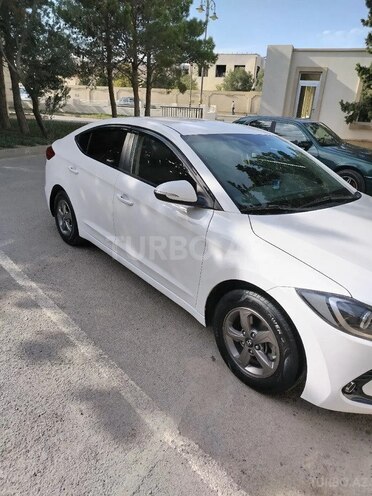 Hyundai Avante 2017, 141,700 km - 1.6 л - Bakı