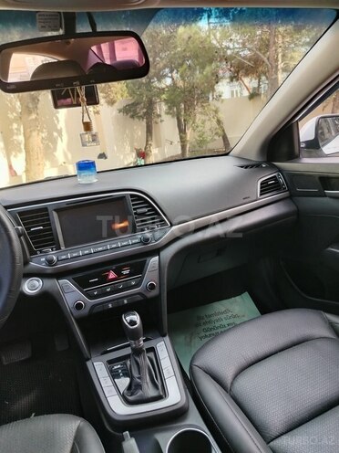 Hyundai Avante 2017, 141,700 km - 1.6 л - Bakı