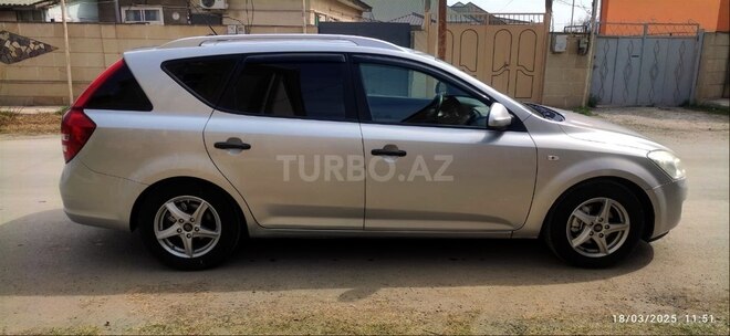 Kia Ceed 2009, 152,000 km - 1.6 л - Salyan