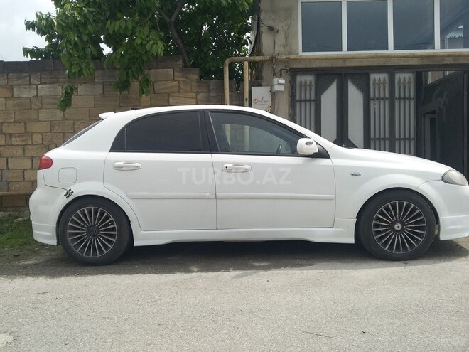 Chevrolet Lacetti-2